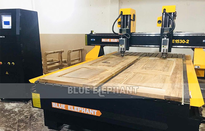 雙頭數(shù)控開料機(1)