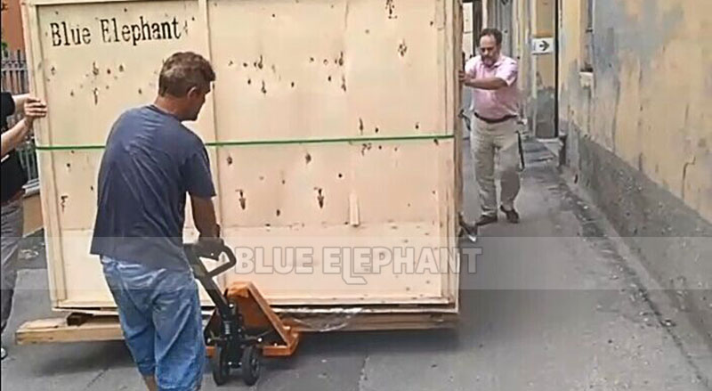 三軸數(shù)控開(kāi)料機(jī)